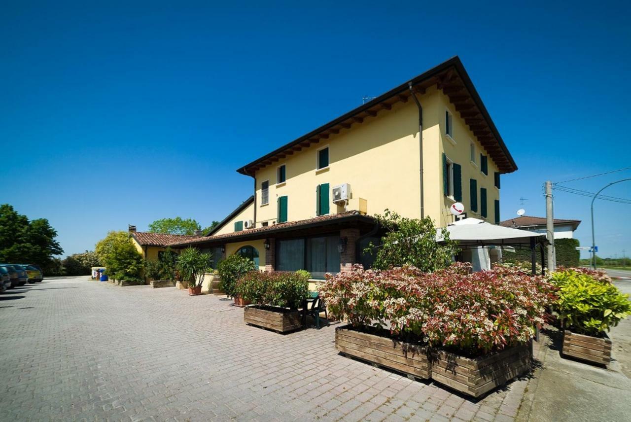 Rifugio San Lorenzo Acomodação com café da manhã Porto Mantovano Exterior foto